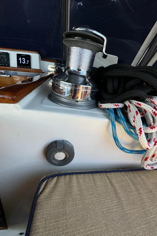 2000 Tayana Center Cockpit
