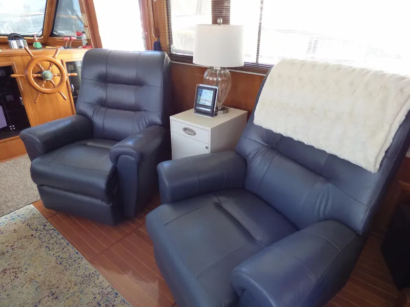 Settee Chairs