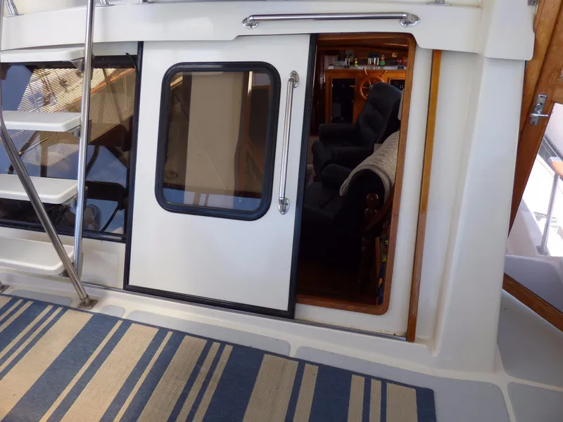 1988 Overseas PT 52 Cockpit Motor Yacht