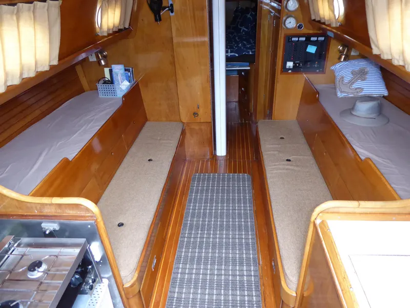 1969 Hinckley 38