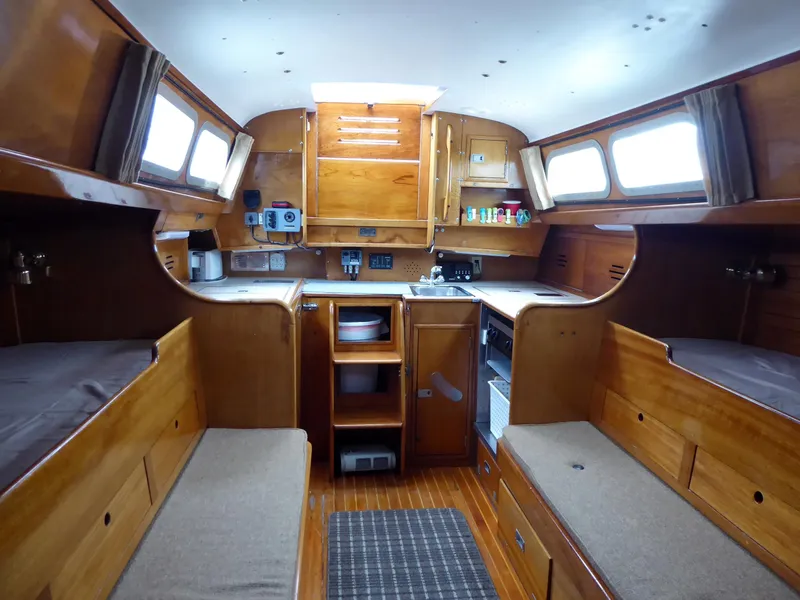 1969 Hinckley 38