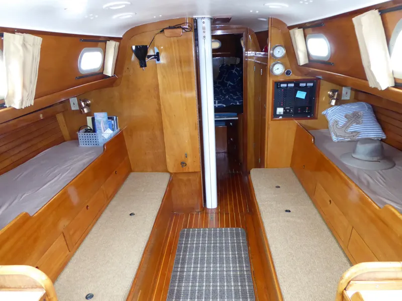 1969 Hinckley 38