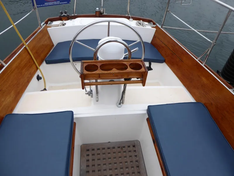 1969 Hinckley 38