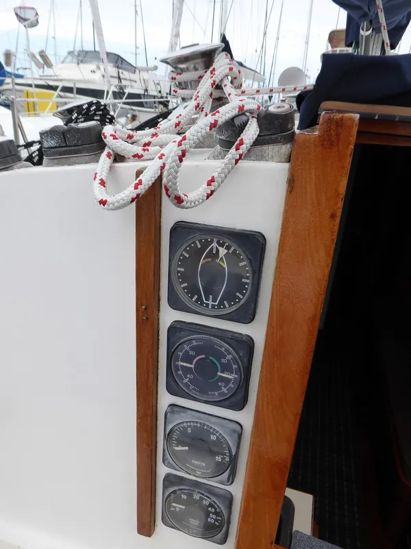 1969 Hinckley 38