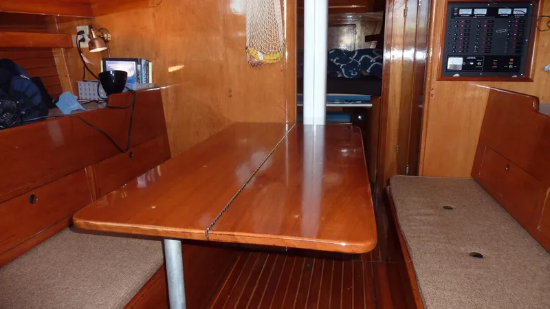 1969 Hinckley 38