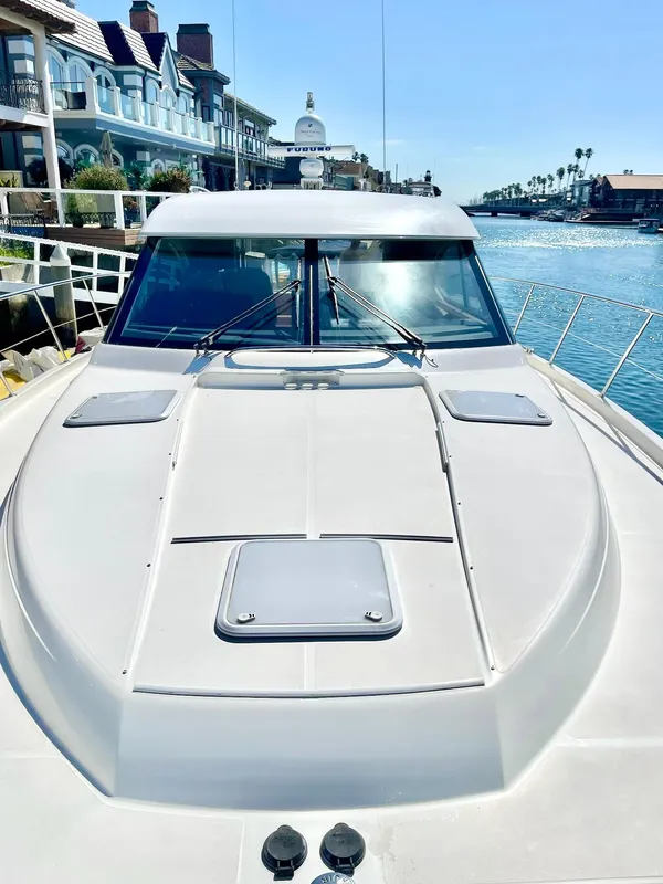 2012 Riviera 5000 Sport Yacht
