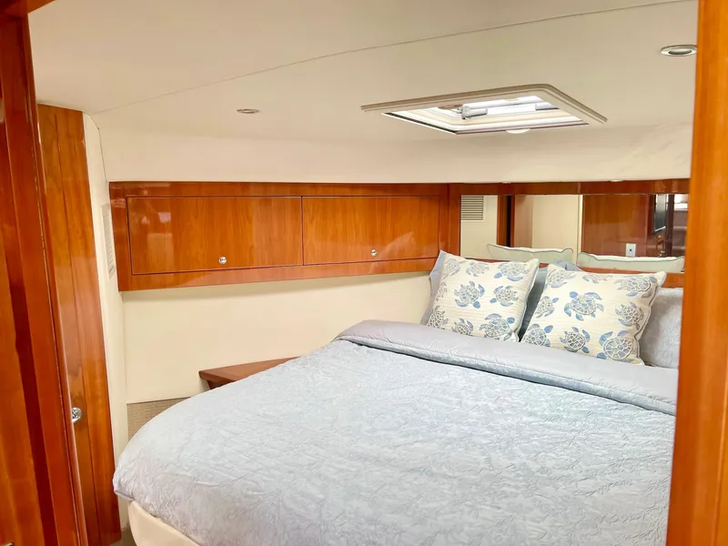 2012 Riviera 5000 Sport Yacht