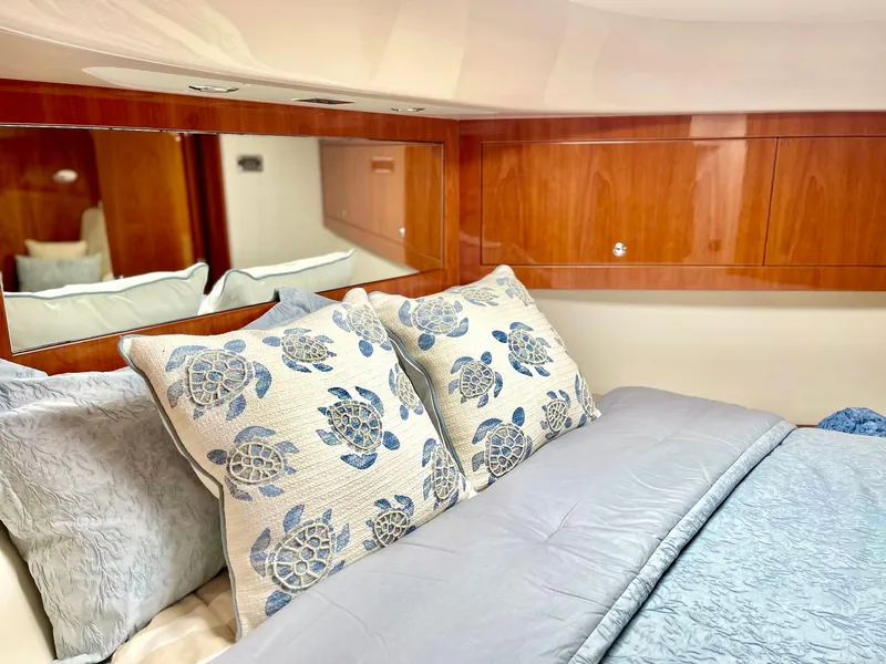 2012 Riviera 5000 Sport Yacht