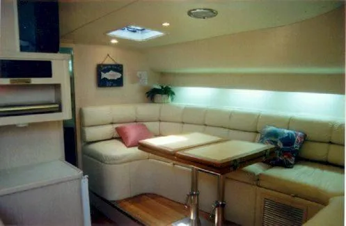 1995 Tiara Yachts 4000 Mid-Cabin