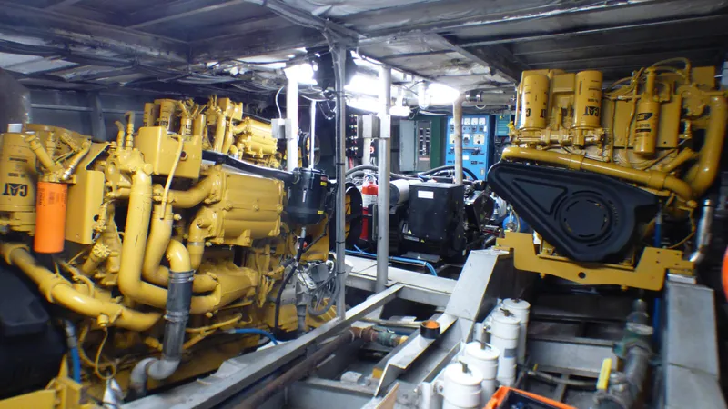 Front of Center Engine & Port Engine