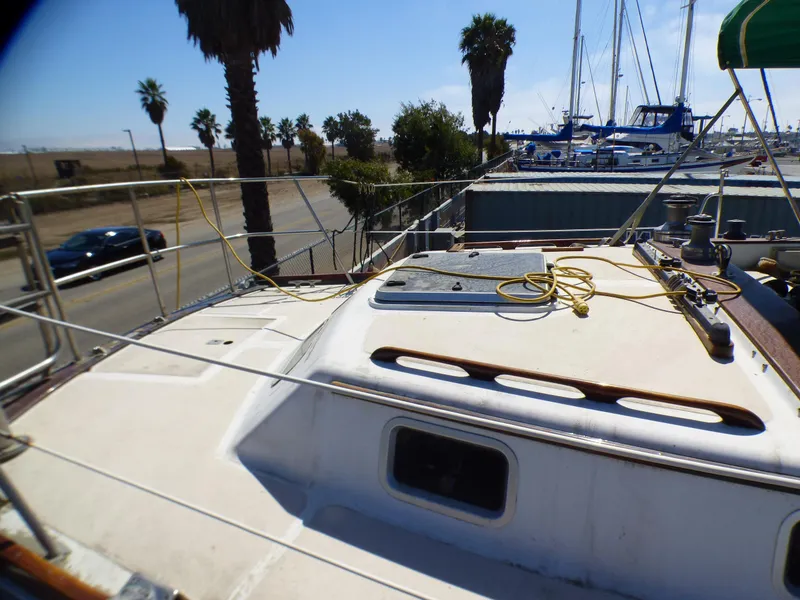 1980 Gulfstar 44 Sail (project Boat)