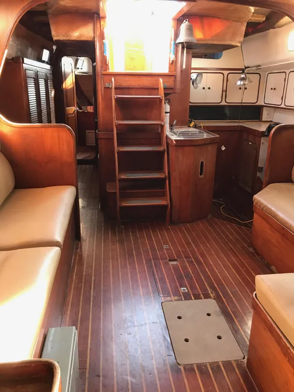 1980 Gulfstar 44 Sail (project Boat)