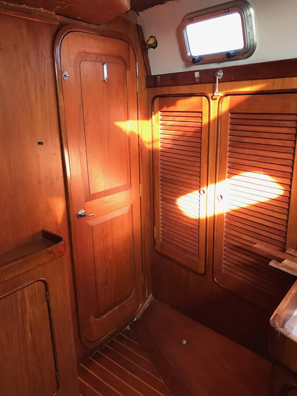 1980 Gulfstar 44 Sail (project Boat)
