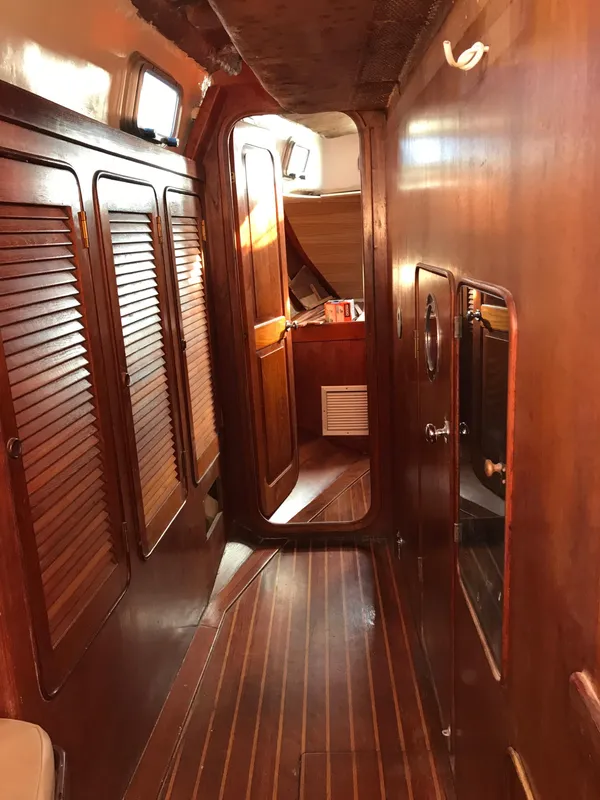 1980 Gulfstar 44 Sail (project Boat)