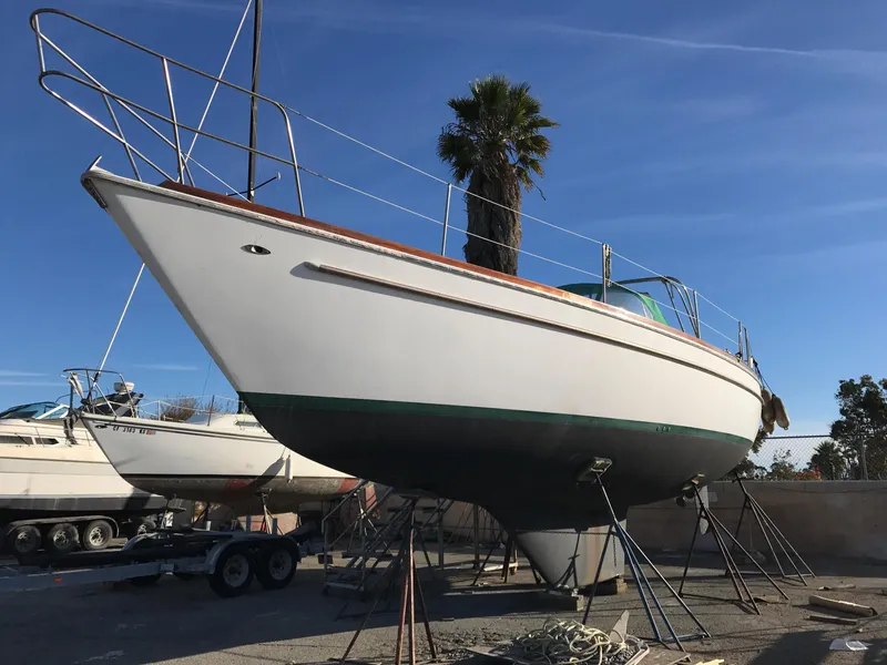 1980 Gulfstar 44 Sail (project Boat)