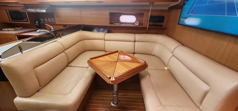 2010 Catalina 445