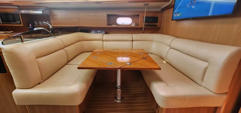 2010 Catalina 445