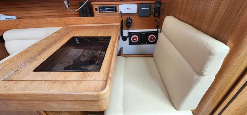 2010 Catalina 445