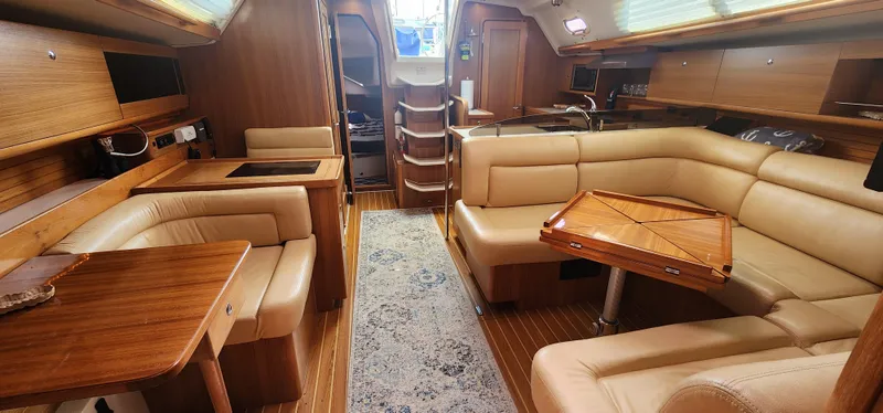 2010 Catalina 445