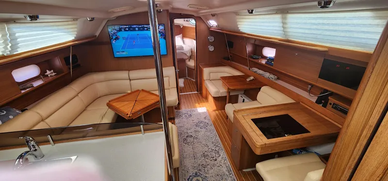 2010 Catalina 445