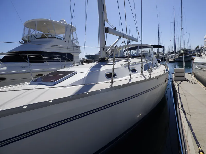 2010 Catalina 445