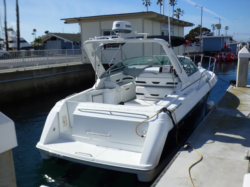 2004 Formula 31 Performance Cruiser docked at harbor.