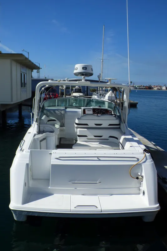 2004 Formula 31 Performance Cruiser at the dock.