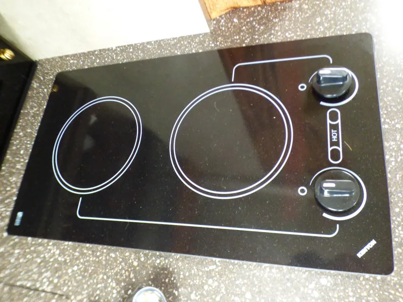 Cooktop in 2004 Formula 31 Performance Cruiser.