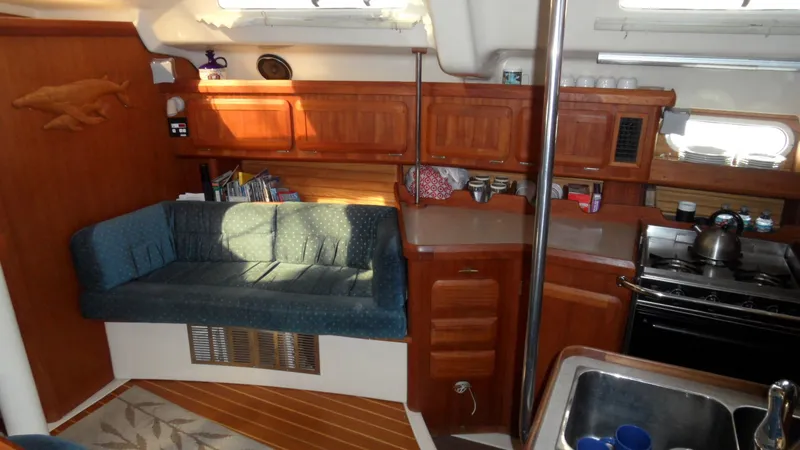 1998 Hunter Passage 42