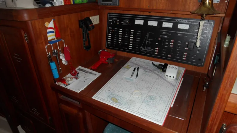 1998 Hunter Passage 42
