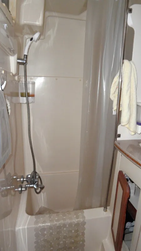 1998 Hunter Passage 42
