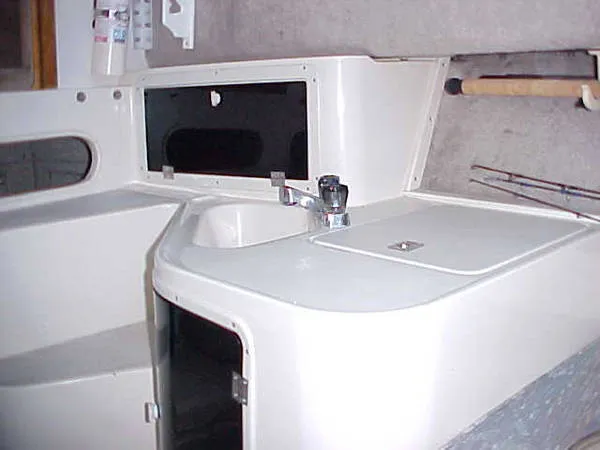 1990 Grady-White 252G