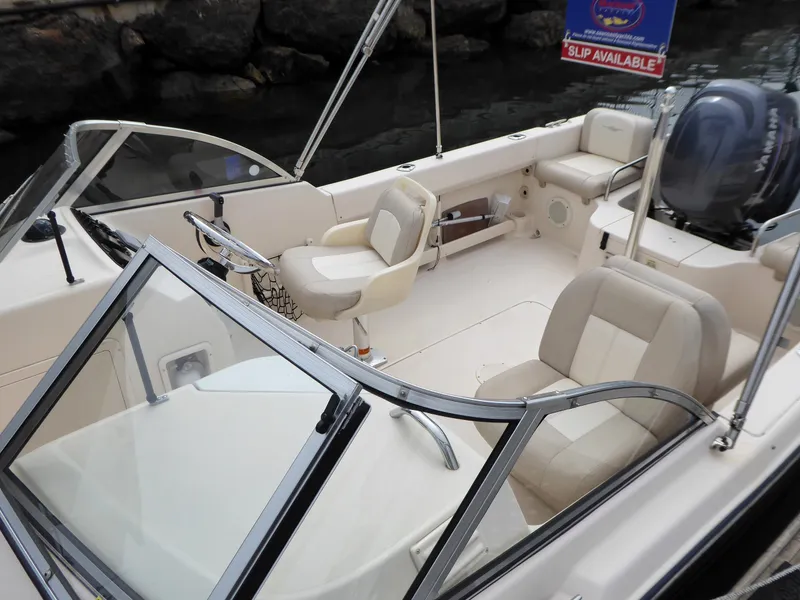 2011 Grady-White Freedom 205