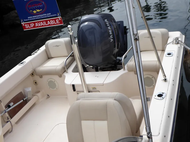 2011 Grady-White Freedom 205