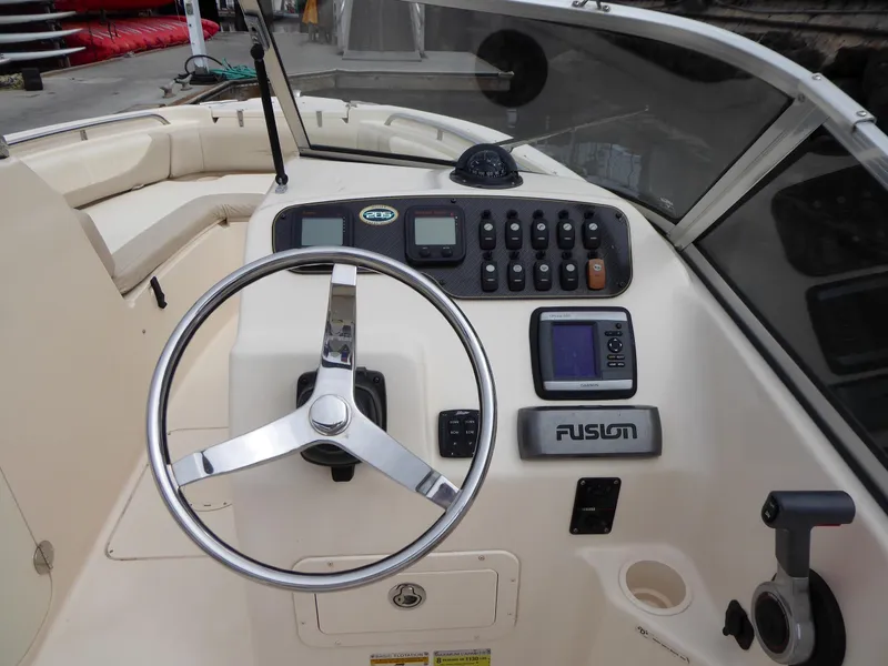 2011 Grady-White Freedom 205