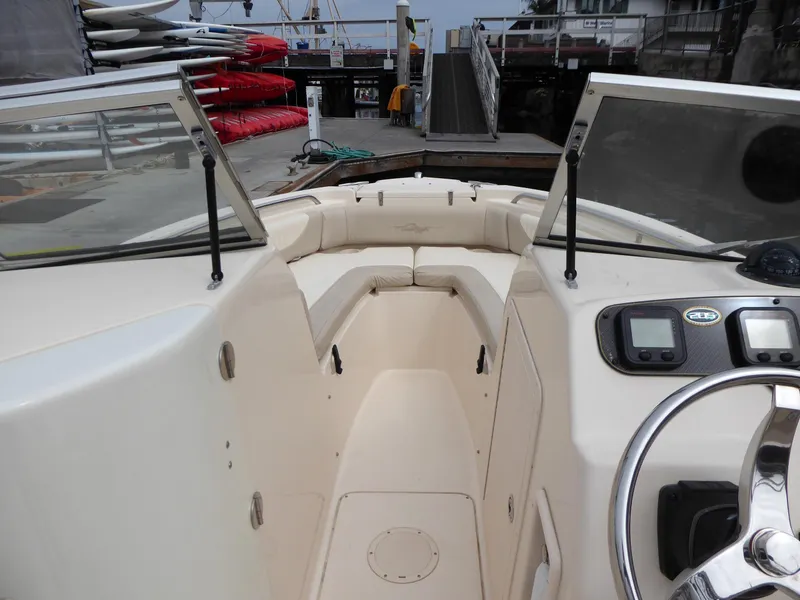 2011 Grady-White Freedom 205