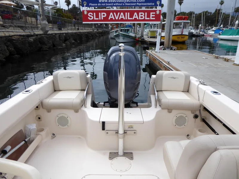 2011 Grady-White Freedom 205