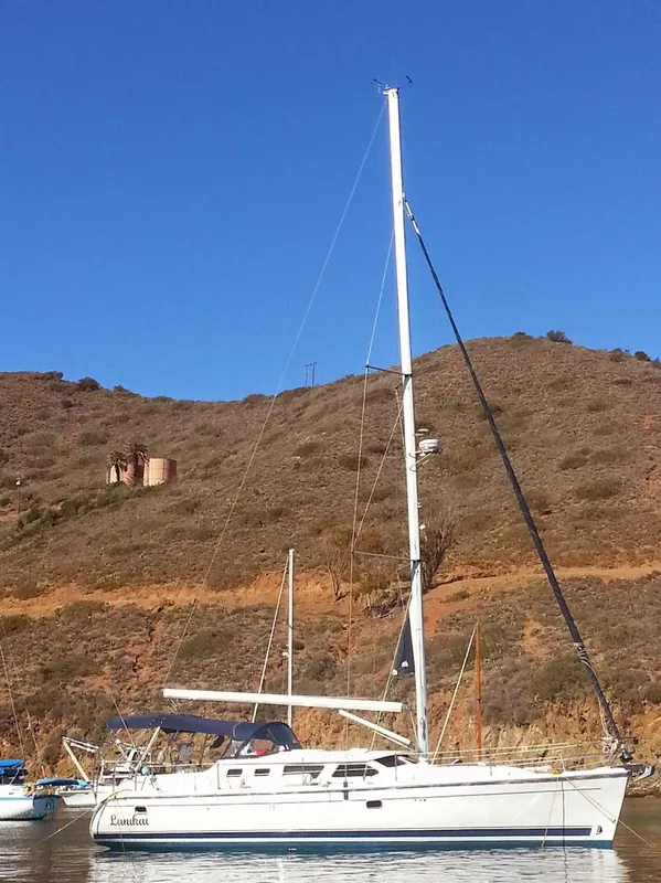 2007 Hunter 44 Deck Salon