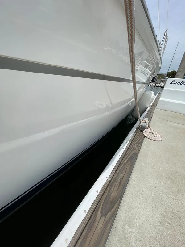 2007 Hunter 44 Deck Salon