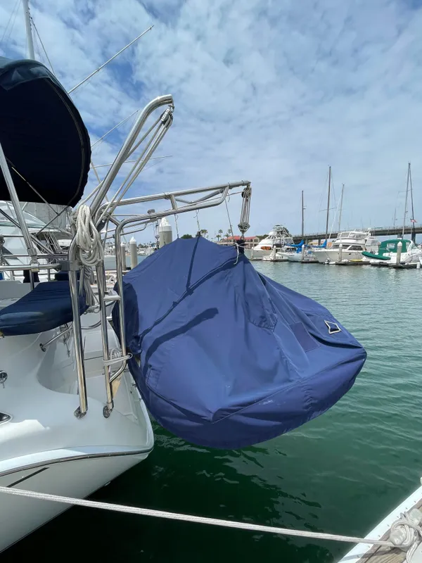 2007 Hunter 44 Deck Salon