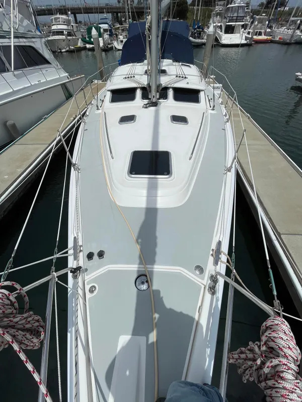 2007 Hunter 44 Deck Salon