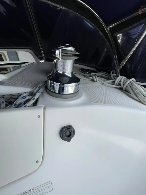2007 Hunter 44 Deck Salon