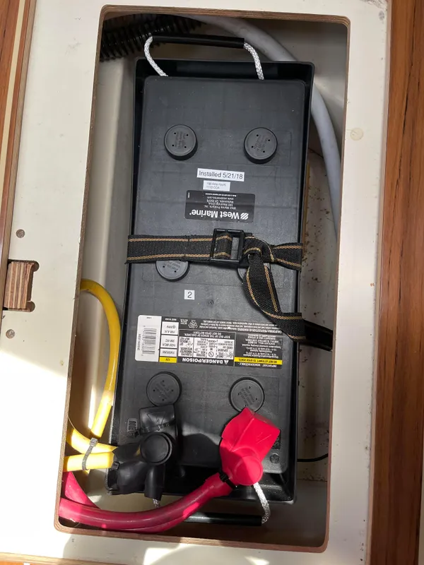 2007 Hunter 44 Deck Salon