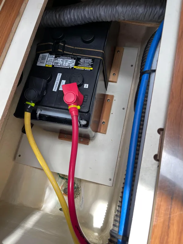 2007 Hunter 44 Deck Salon