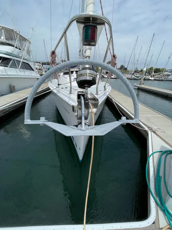 2007 Hunter 44 Deck Salon
