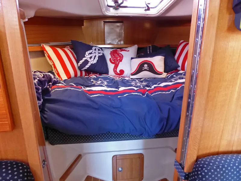 Forward berth 2