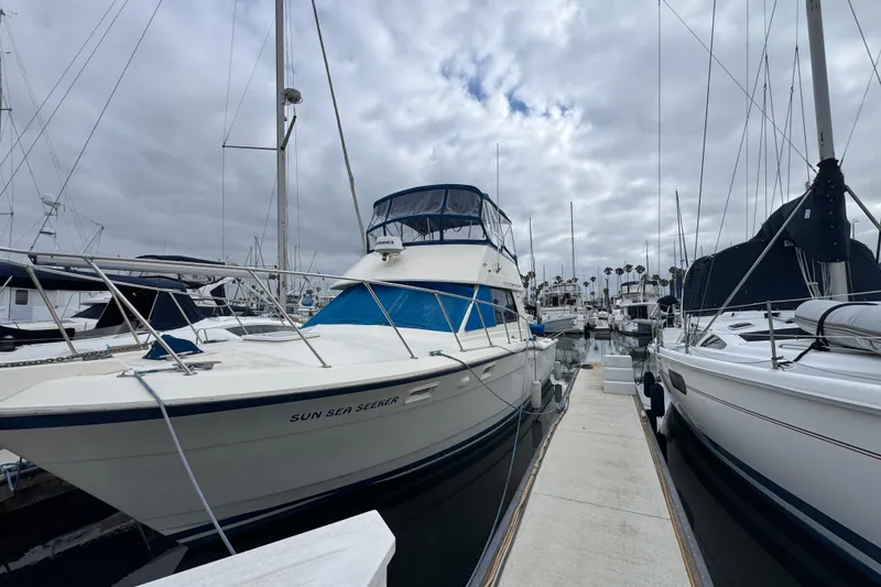 1983 Hatteras 36 Convertible