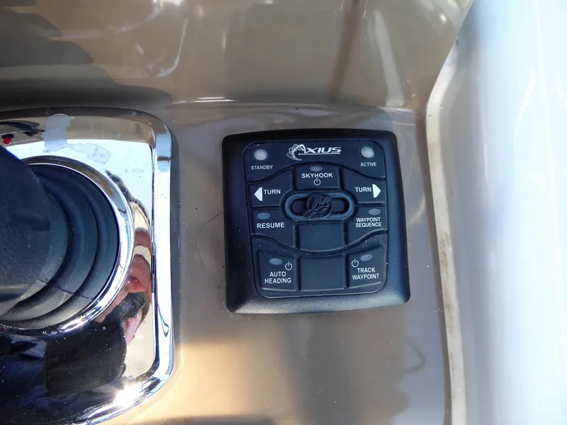 Axius Autopilot and Skyhook Control