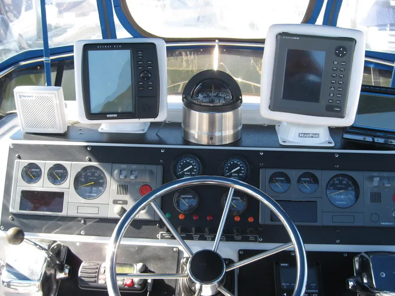 Helm Electronics