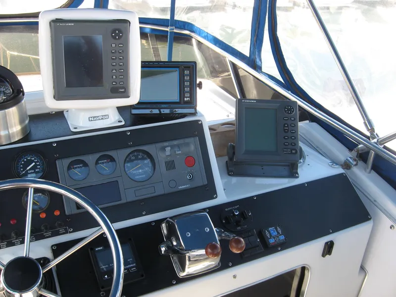 Helm Electronics